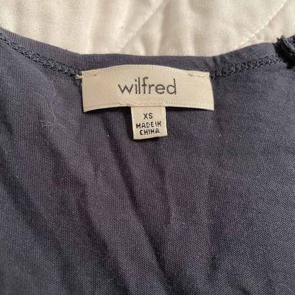 Aritzia Wilfred tshirt - xs - like new - Picture 2 of 2